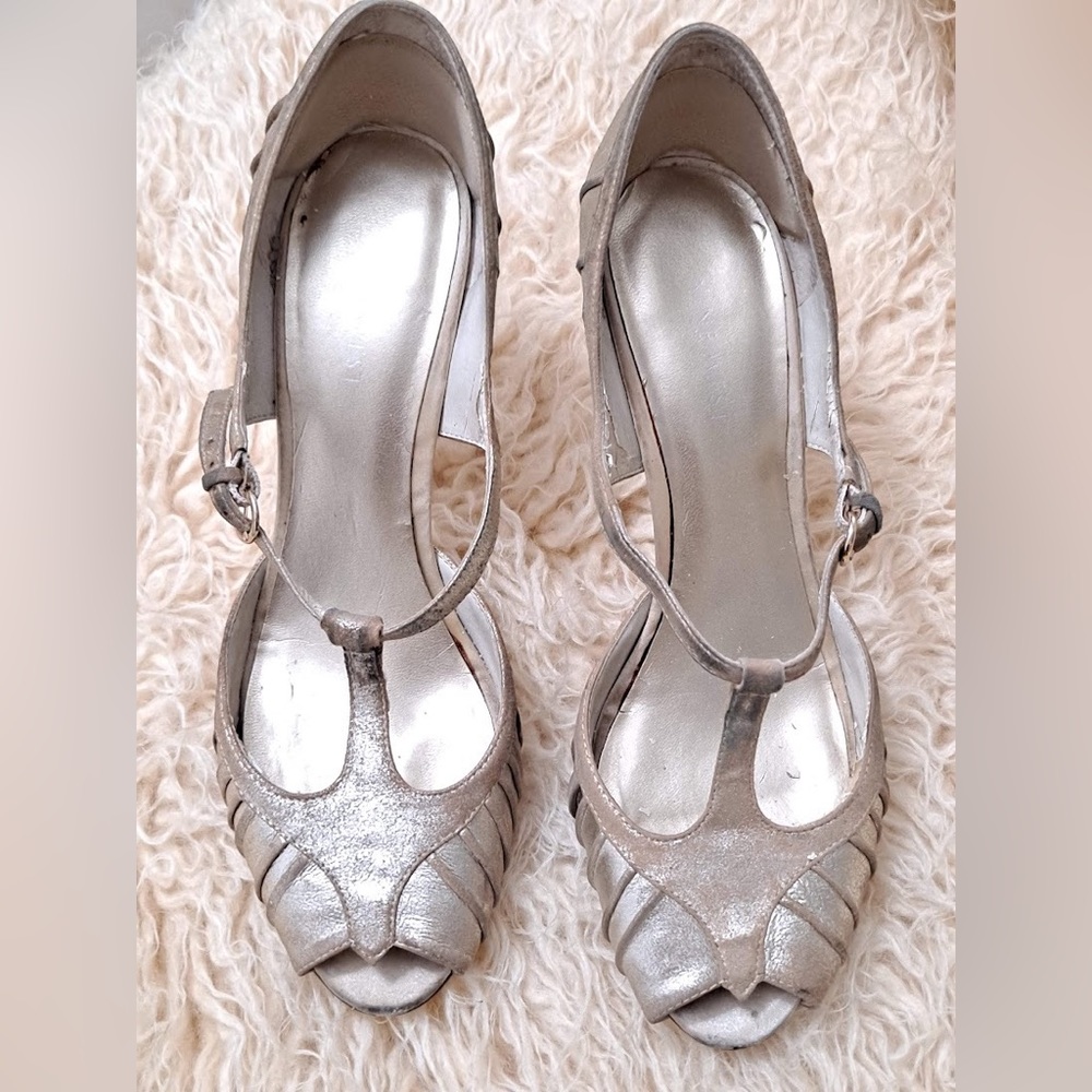 Nine West matte gold heeled sandals